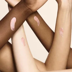 Valentino - Valentino Born In Roma - Crème Hydratante Parfumée Texture Gel Effet Nacré 125ml